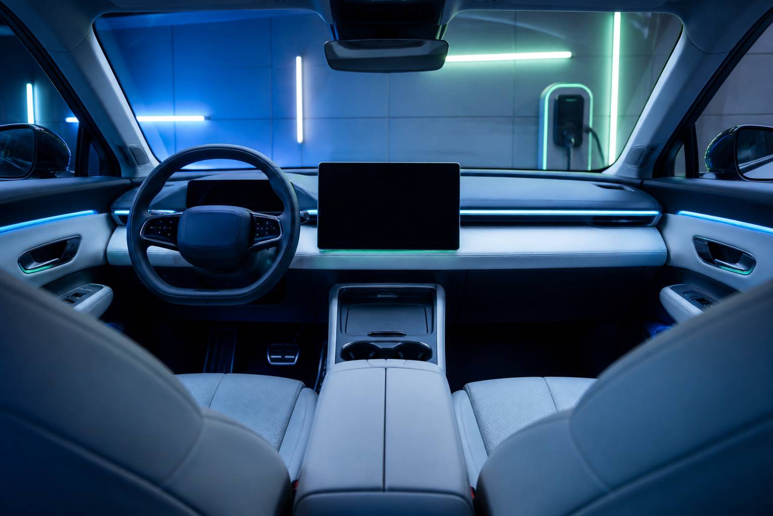 Tableau de bord minimaliste de SUV électrique avec grand écran éteint